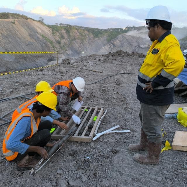 Sample Handling - dokumentasi Pengeboran dan Pengambilan Sampel Geotek