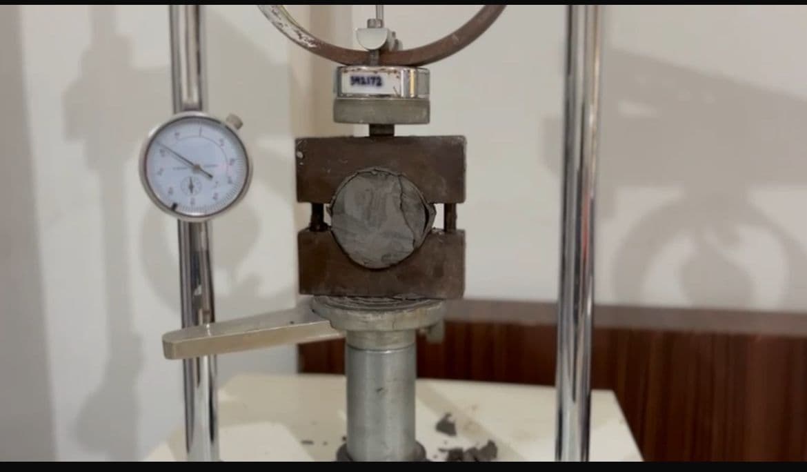 Compressive Strength - dokumentasi Pengujian Laboratorium